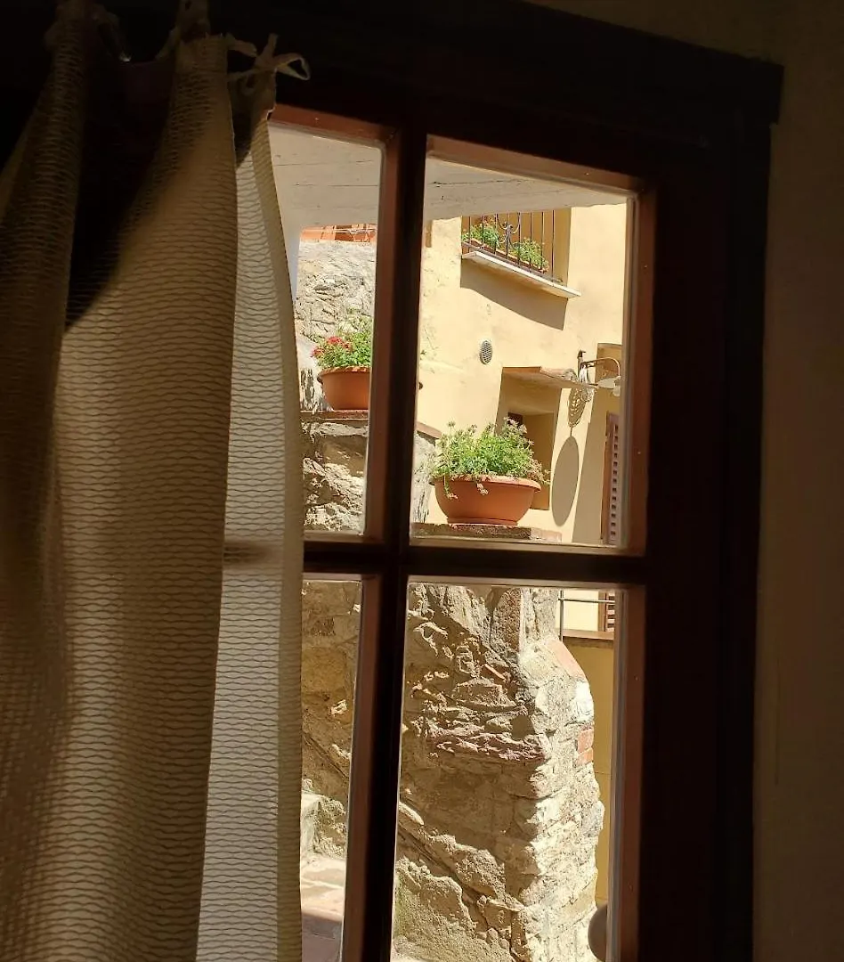 Casina Toscana, Cozy Studio In The Heart Of Campiglia Marittima With Free Wi-Fi