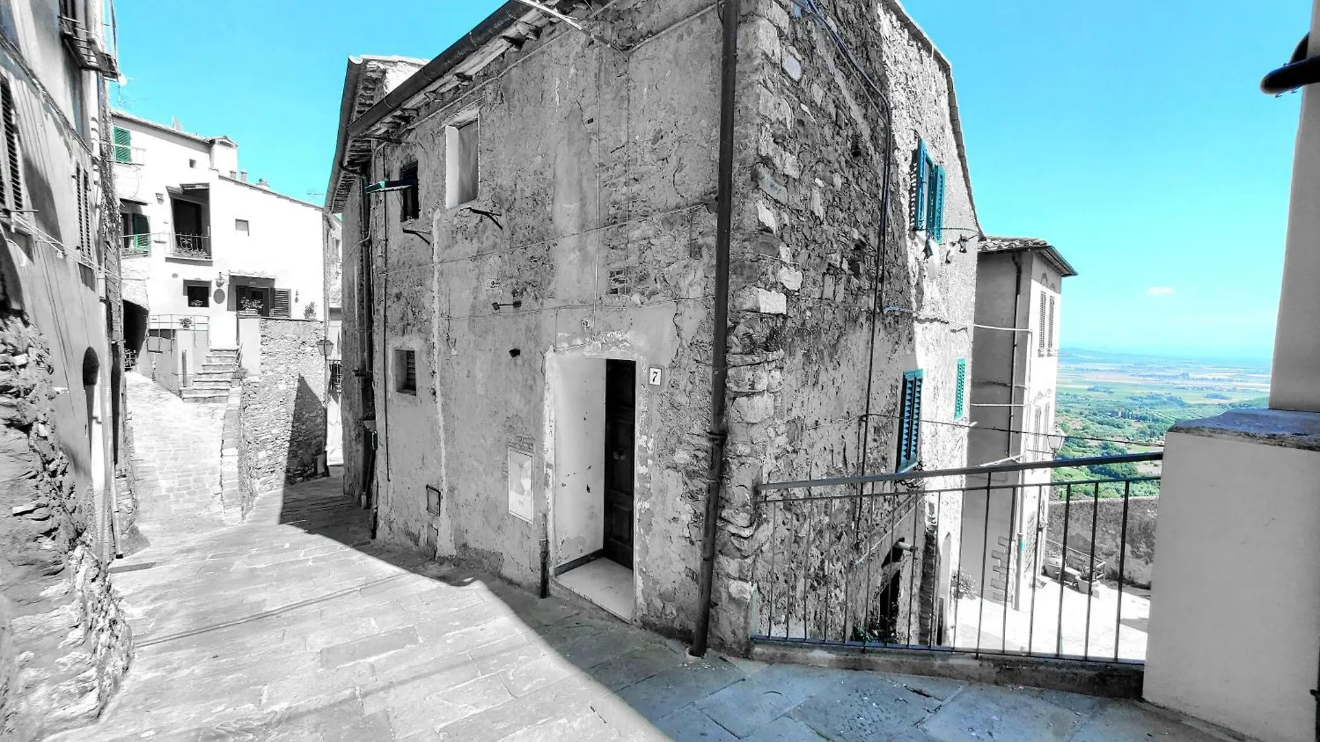 Casina Toscana, Cozy Studio In The Heart Of Campiglia Marittima With Free Wi-Fi Italy