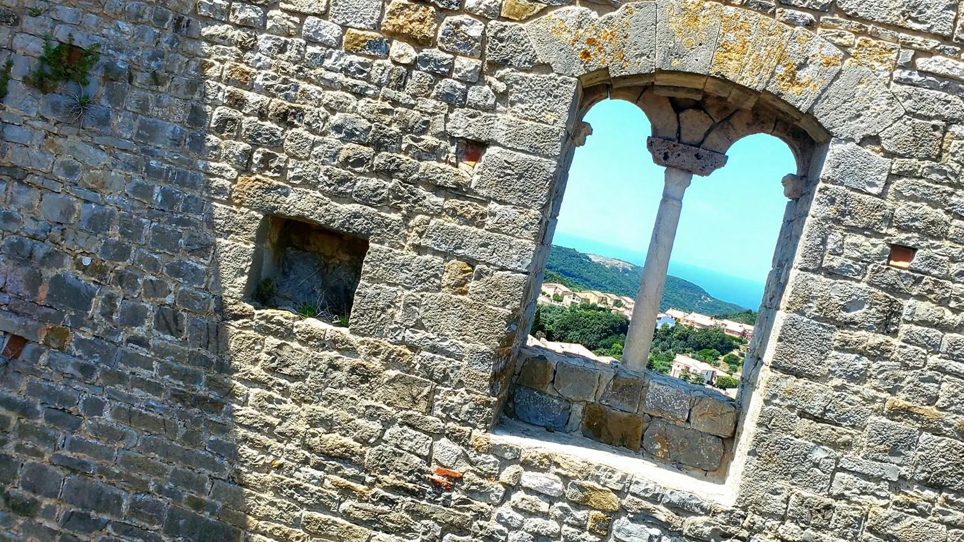 Casina Toscana, Cozy Studio In The Heart Of Campiglia Marittima With Free Wi-Fi